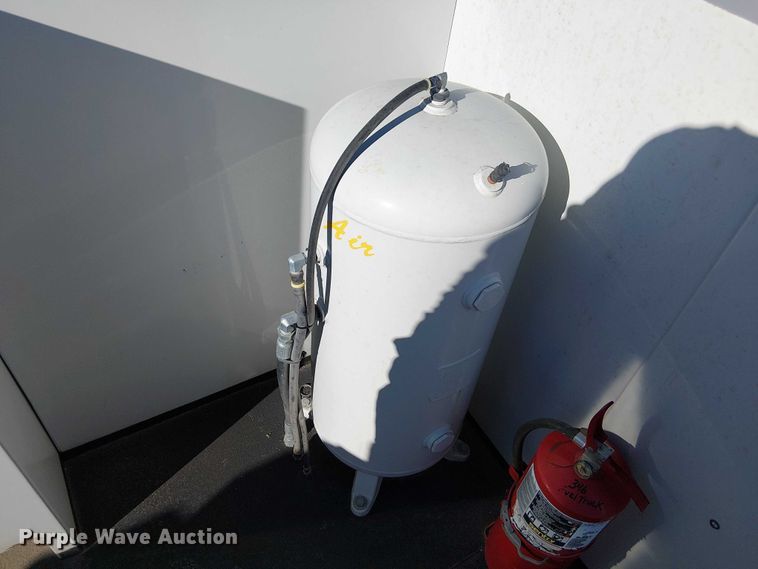 image for item FK0762 2018 KENWORTH T440 fuel / lube truck