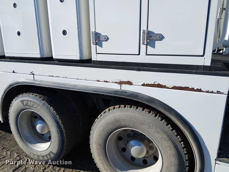 image for item FK0762 2018 KENWORTH T440 fuel / lube truck