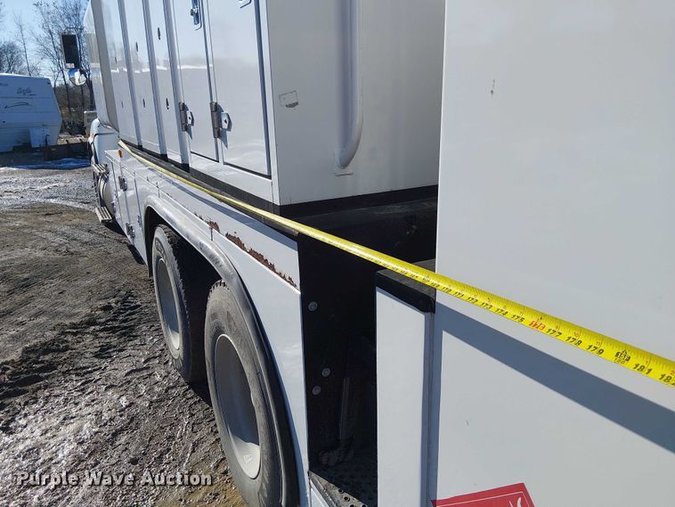 image for item FK0762 2018 KENWORTH T440 fuel / lube truck