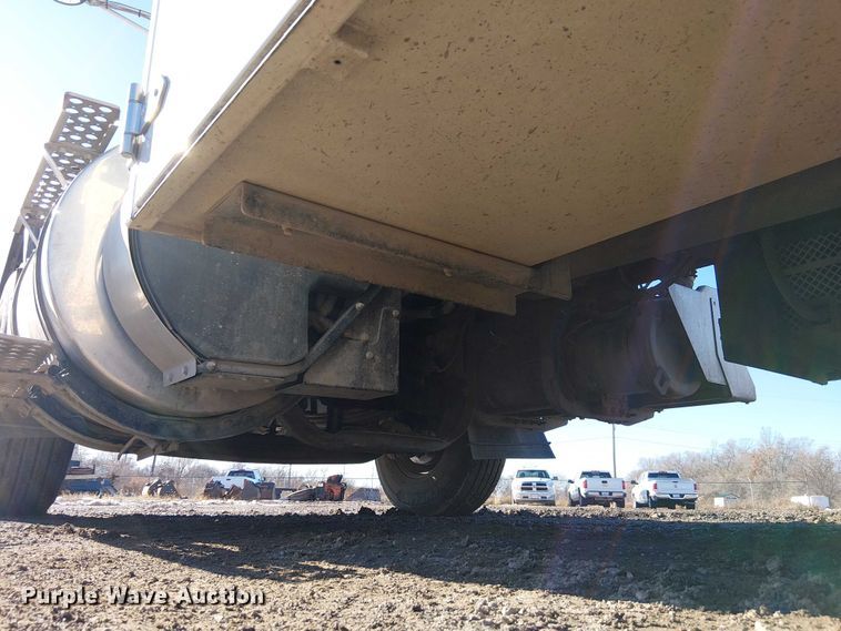 image for item FK0762 2018 KENWORTH T440 fuel / lube truck