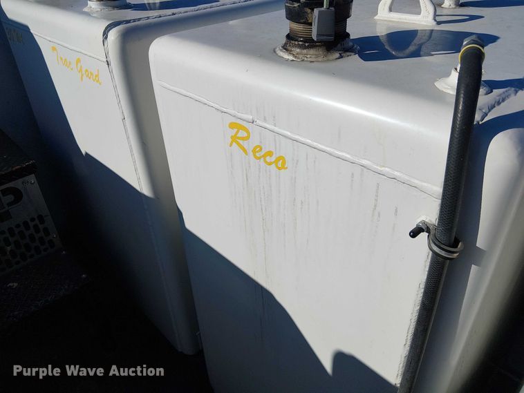 image for item FK0762 2018 KENWORTH T440 fuel / lube truck