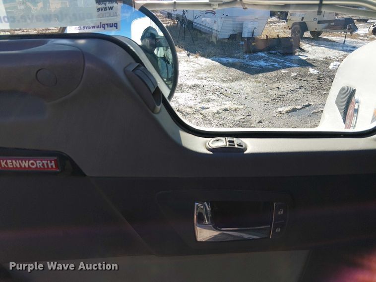 image for item FK0762 2018 KENWORTH T440 fuel / lube truck