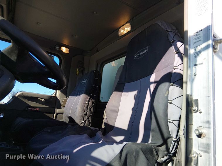 image for item FK0762 2018 KENWORTH T440 fuel / lube truck