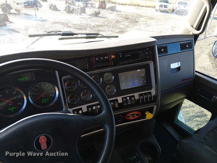 image for item FK0762 2018 KENWORTH T440 fuel / lube truck