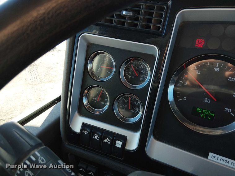 image for item FK0762 2018 KENWORTH T440 fuel / lube truck