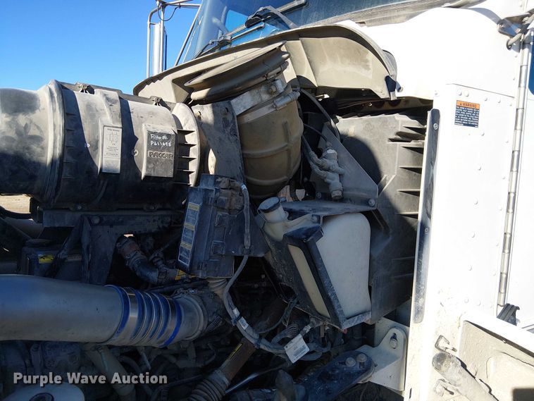 image for item FK0762 2018 KENWORTH T440 fuel / lube truck