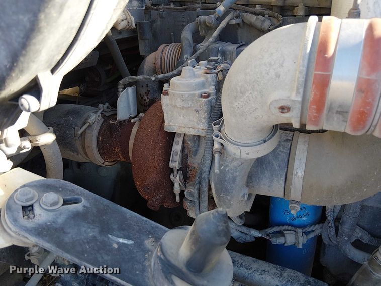 image for item FK0762 2018 KENWORTH T440 fuel / lube truck