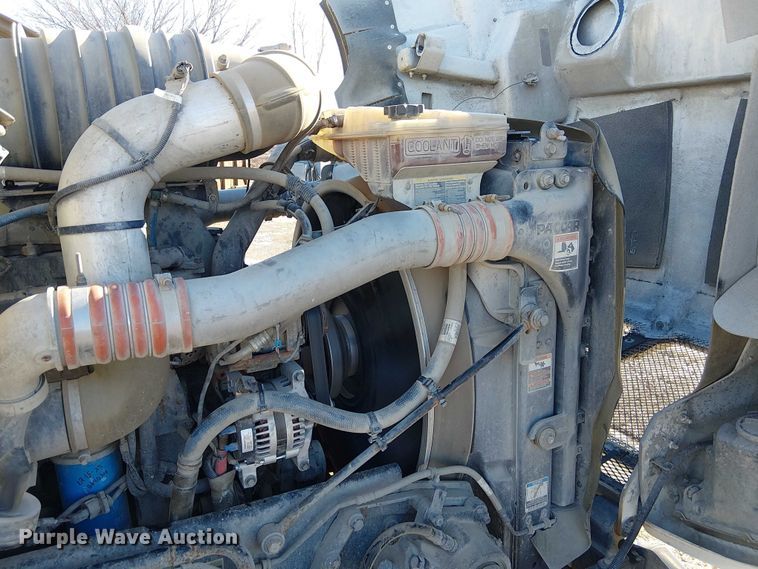 image for item FK0762 2018 KENWORTH T440 fuel / lube truck