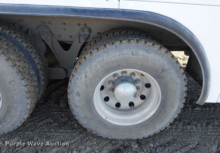 image for item FK0762 2018 KENWORTH T440 fuel / lube truck