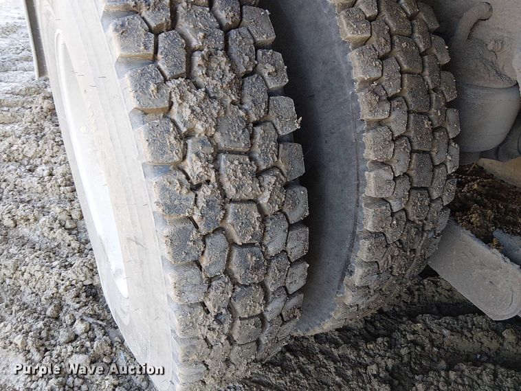 image for item FK0762 2018 KENWORTH T440 fuel / lube truck