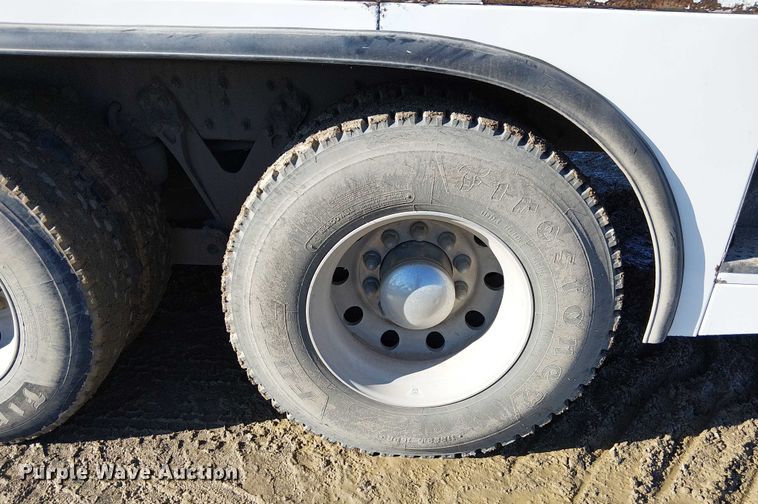 image for item FK0762 2018 KENWORTH T440 fuel / lube truck