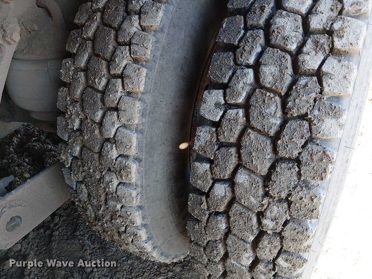 image for item FK0762 2018 KENWORTH T440 fuel / lube truck