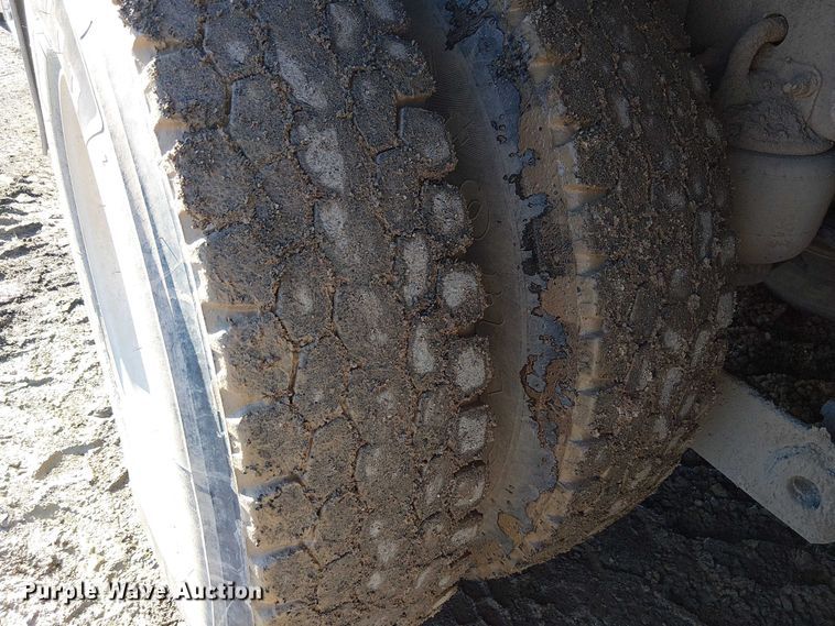 image for item FK0762 2018 KENWORTH T440 fuel / lube truck