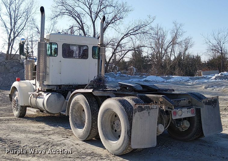 image for item FK0770 1999 Kenworth W900B semi truck