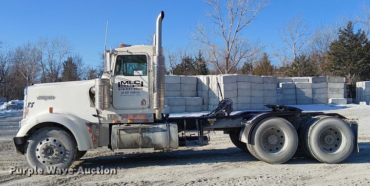 image for item FK0770 1999 Kenworth W900B semi truck