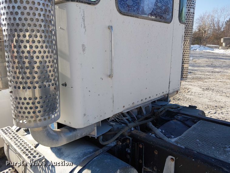 image for item FK0770 1999 Kenworth W900B semi truck