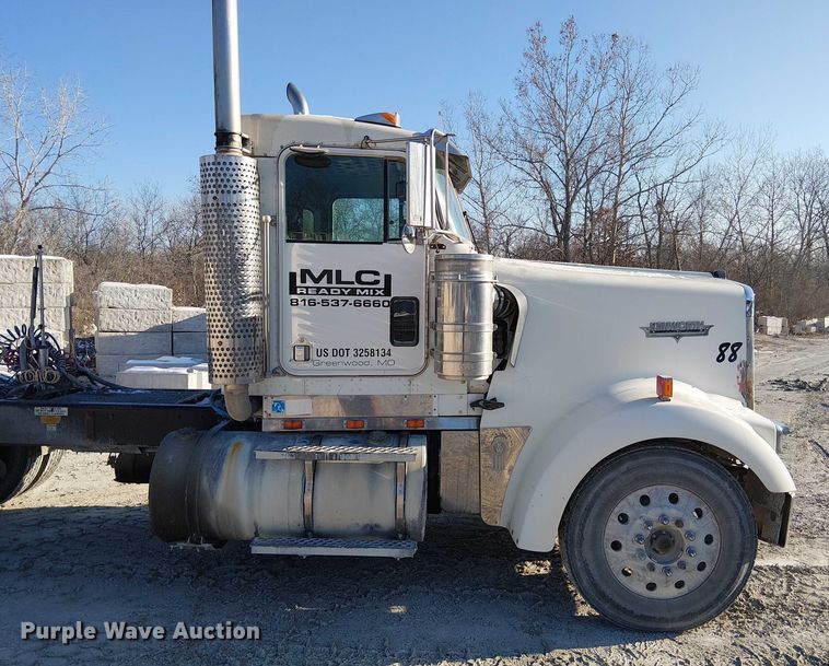 image for item FK0770 1999 Kenworth W900B semi truck