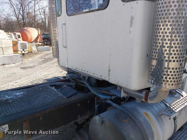 image for item FK0770 1999 Kenworth W900B semi truck