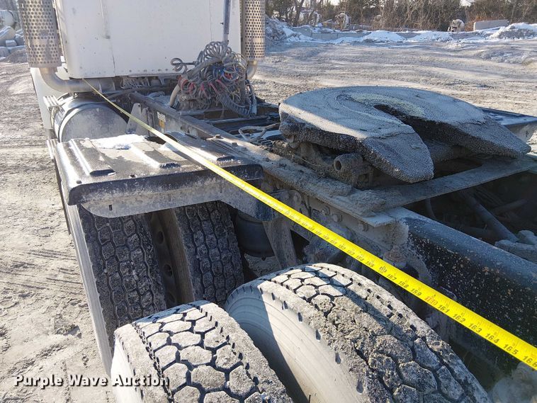 image for item FK0770 1999 Kenworth W900B semi truck