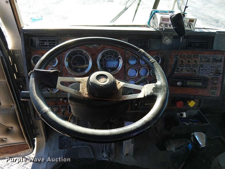 image for item FK0770 1999 Kenworth W900B semi truck