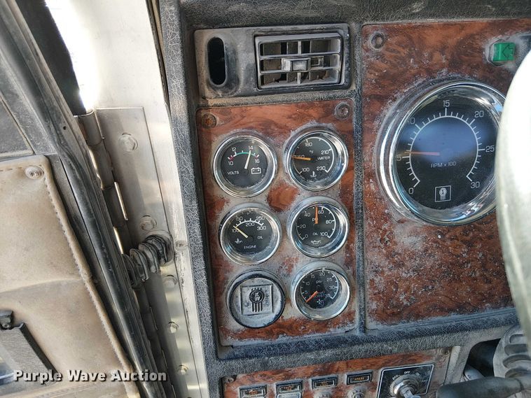 image for item FK0770 1999 Kenworth W900B semi truck