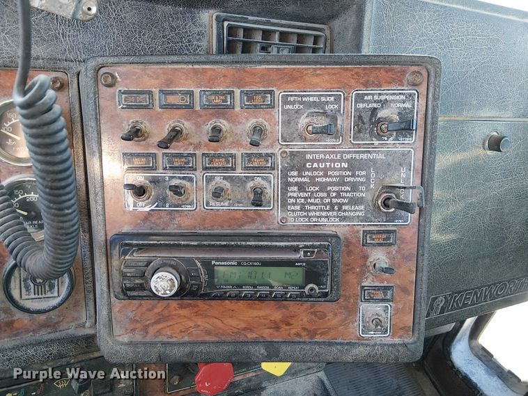 image for item FK0770 1999 Kenworth W900B semi truck