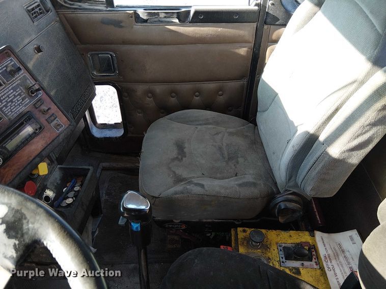 image for item FK0770 1999 Kenworth W900B semi truck