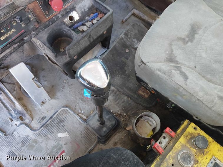 image for item FK0770 1999 Kenworth W900B semi truck