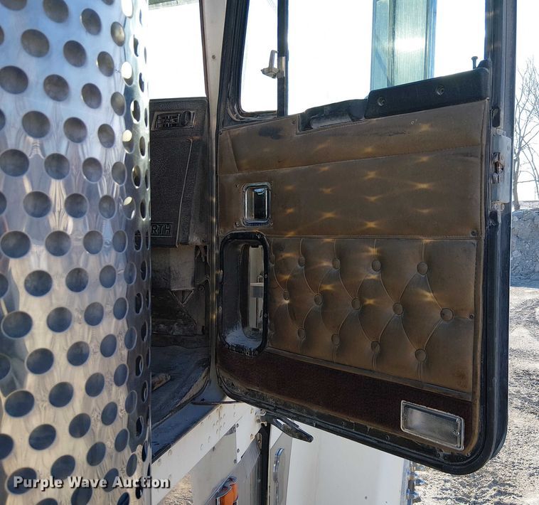 image for item FK0770 1999 Kenworth W900B semi truck