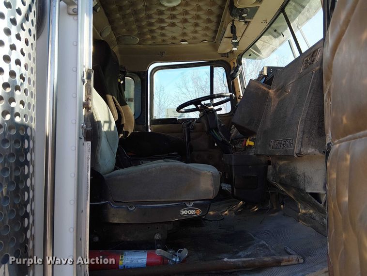 image for item FK0770 1999 Kenworth W900B semi truck