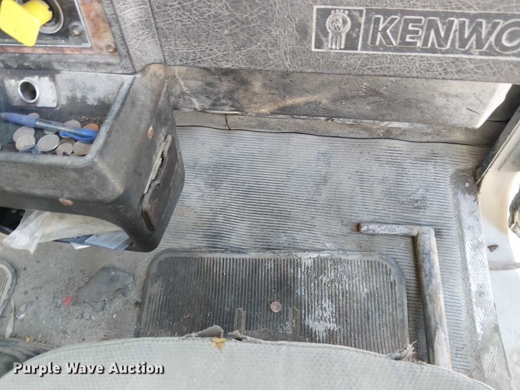 image for item FK0770 1999 Kenworth W900B semi truck