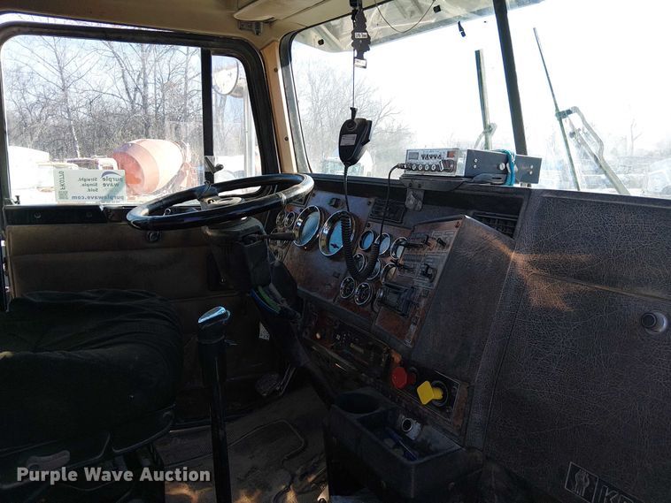 image for item FK0770 1999 Kenworth W900B semi truck