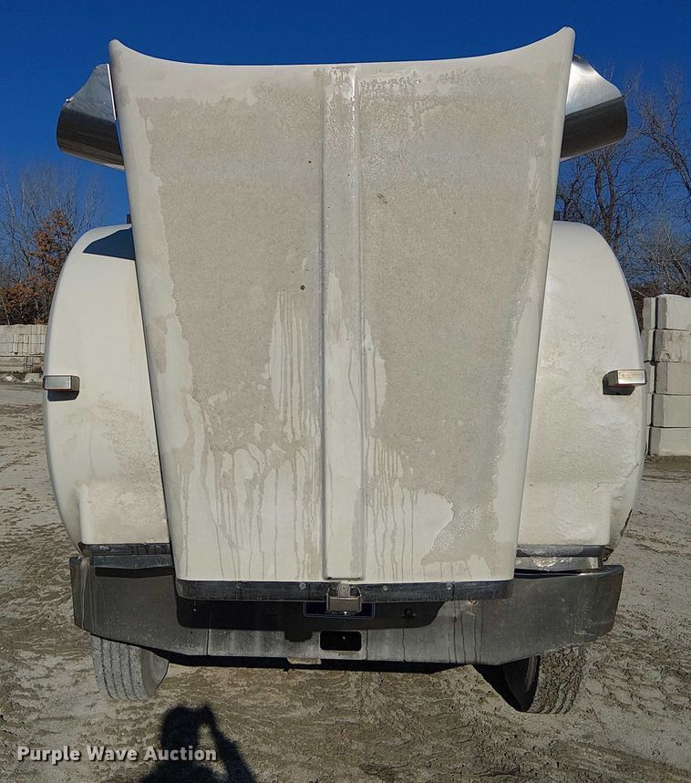 image for item FK0770 1999 Kenworth W900B semi truck