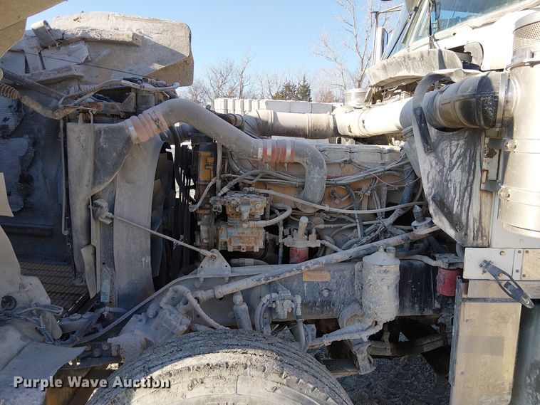 image for item FK0770 1999 Kenworth W900B semi truck