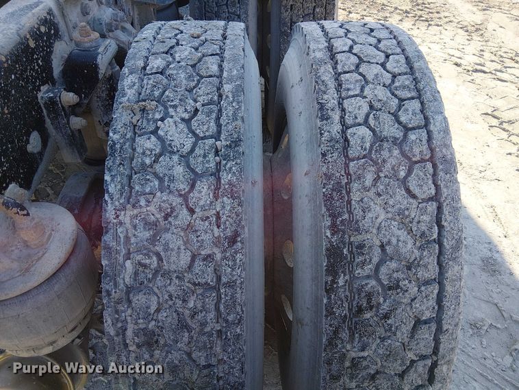 image for item FK0770 1999 Kenworth W900B semi truck