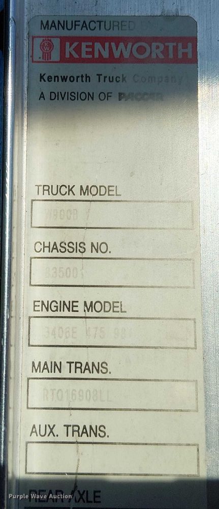 image for item FK0770 1999 Kenworth W900B semi truck