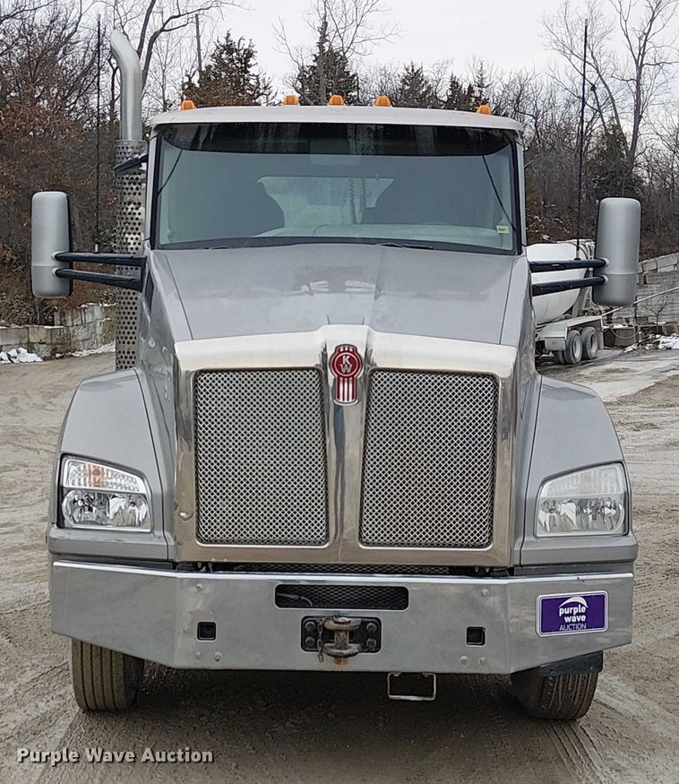 image for item FK0777 2019 Kenworth T880 semi truck