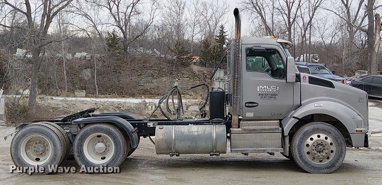 image for item FK0777 2019 Kenworth T880 semi truck