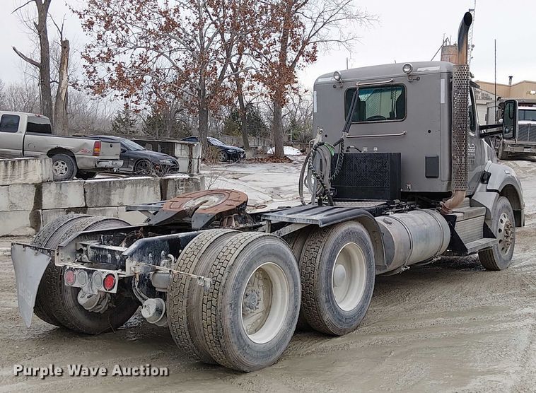 image for item FK0777 2019 Kenworth T880 semi truck