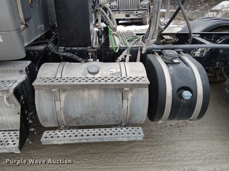 image for item FK0777 2019 Kenworth T880 semi truck