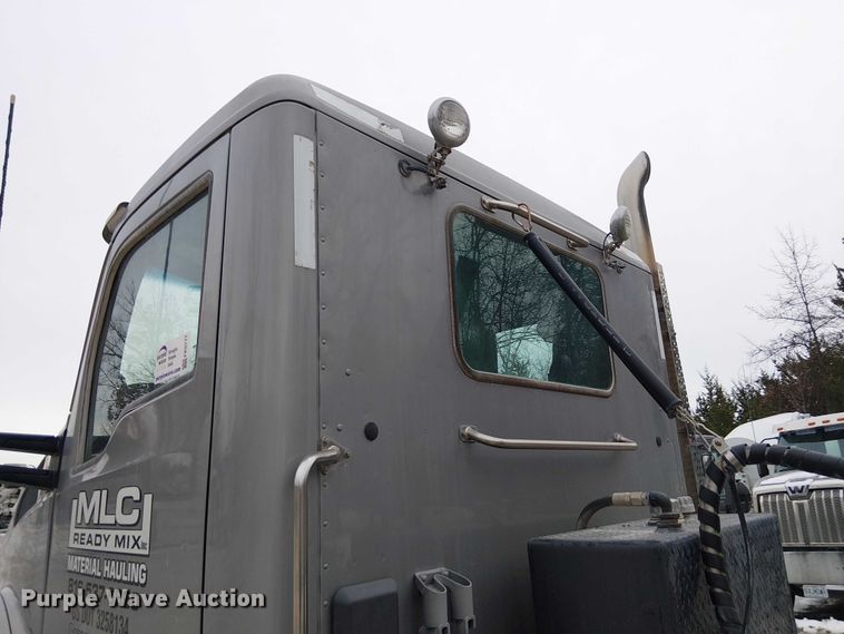 image for item FK0777 2019 Kenworth T880 semi truck