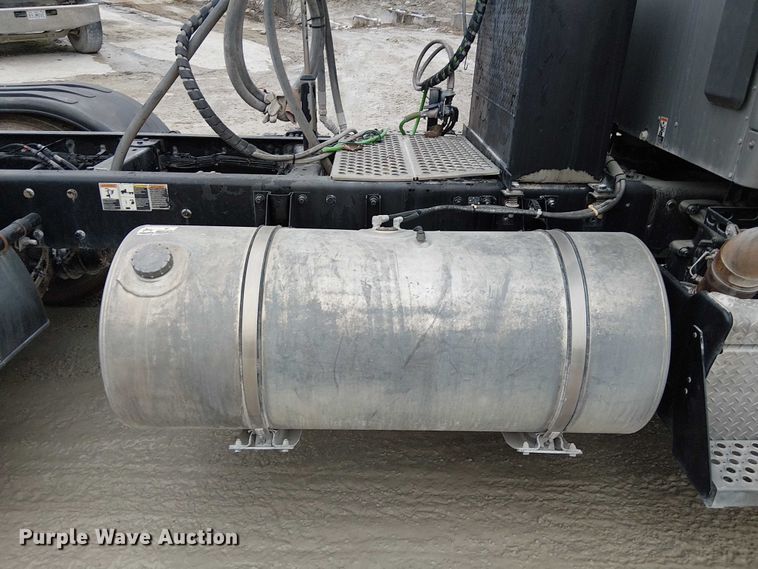 image for item FK0777 2019 Kenworth T880 semi truck