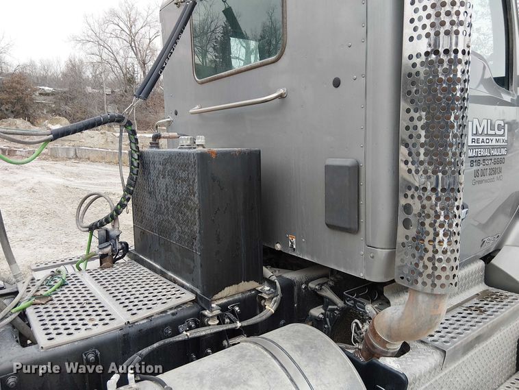 image for item FK0777 2019 Kenworth T880 semi truck