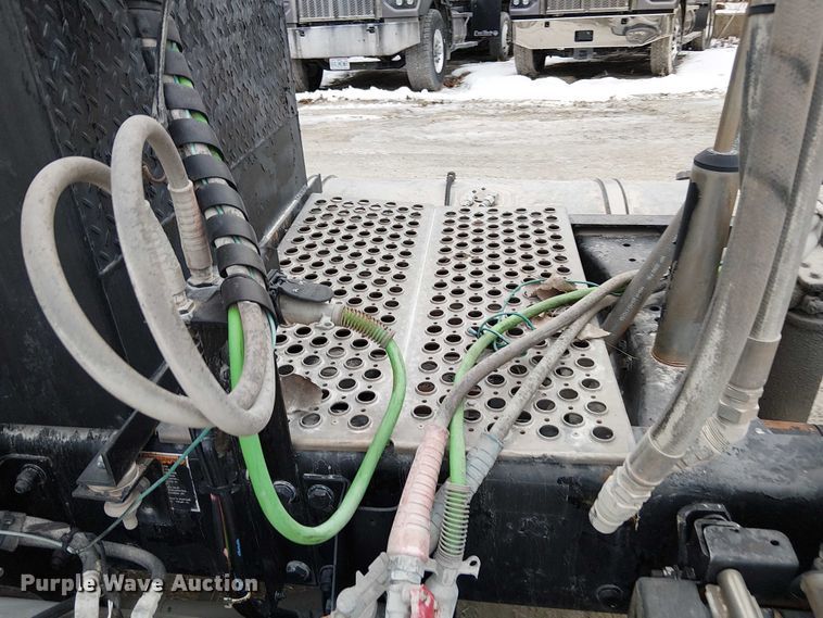 image for item FK0777 2019 Kenworth T880 semi truck