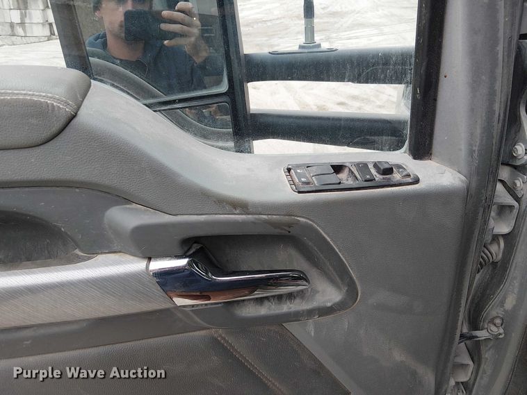 image for item FK0777 2019 Kenworth T880 semi truck