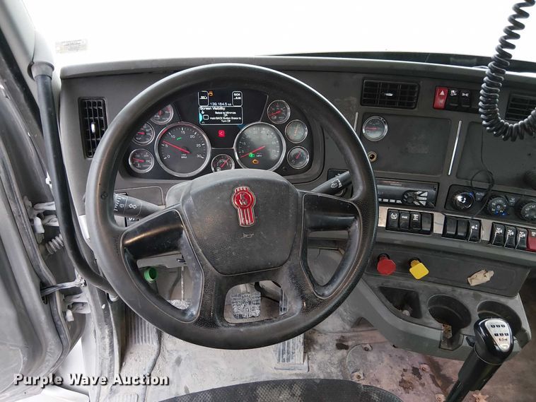 image for item FK0777 2019 Kenworth T880 semi truck