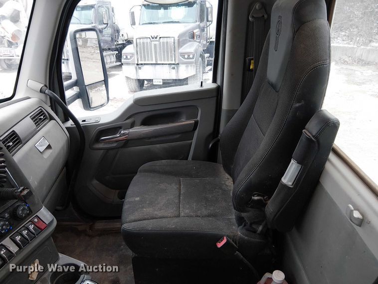 image for item FK0777 2019 Kenworth T880 semi truck