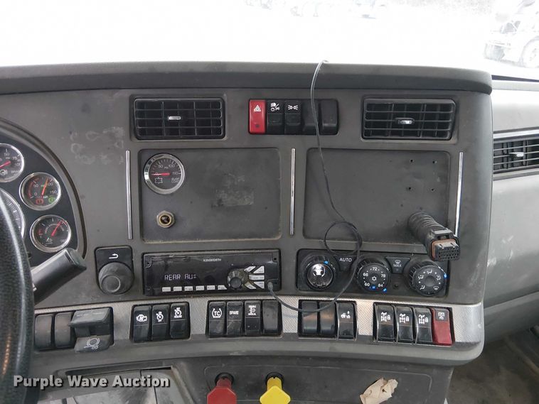 image for item FK0777 2019 Kenworth T880 semi truck