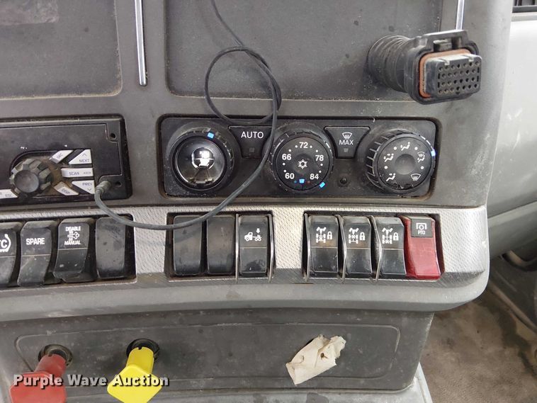 image for item FK0777 2019 Kenworth T880 semi truck