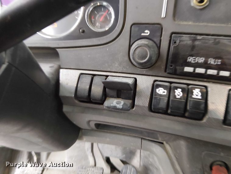 image for item FK0777 2019 Kenworth T880 semi truck